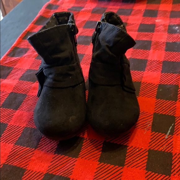 Black Toddler Booties with Bow - Picture 2 of 4